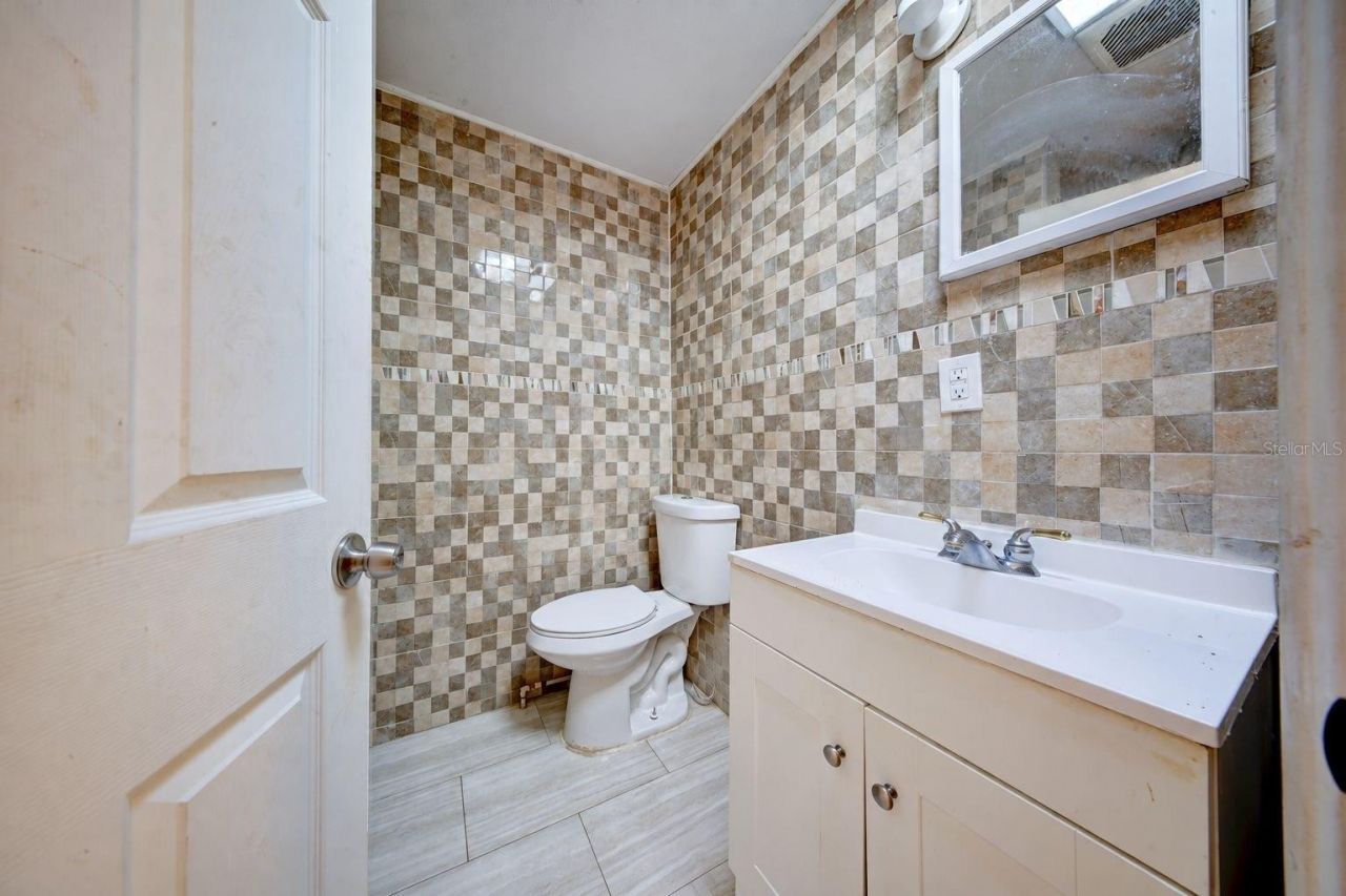 4200 Anderson Road, Orlando, FL 32812 Photo