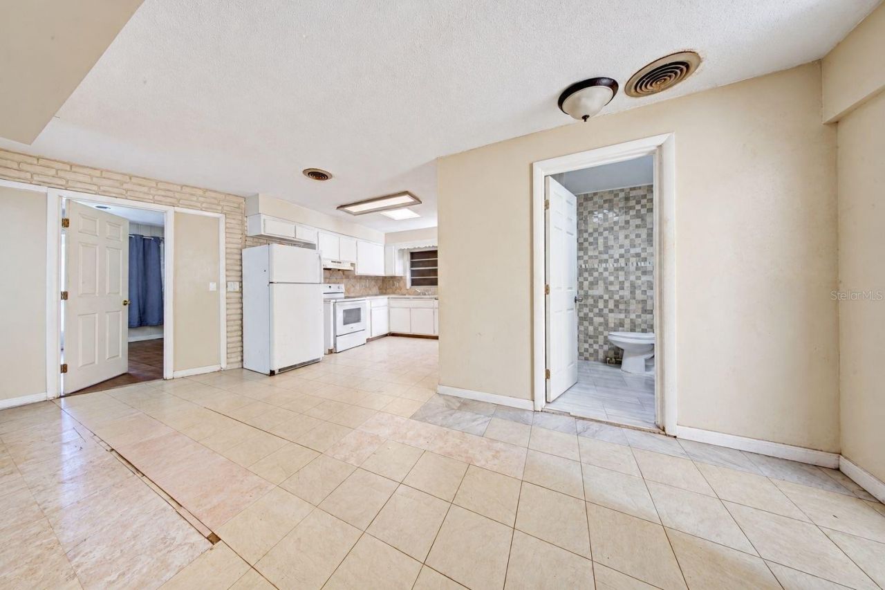 4200 Anderson Road, Orlando, FL 32812 Photo