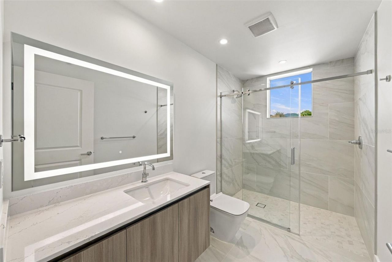 5713 Bowen Daniel Drive, Unit 1206, Tampa, FL 33616 Photo