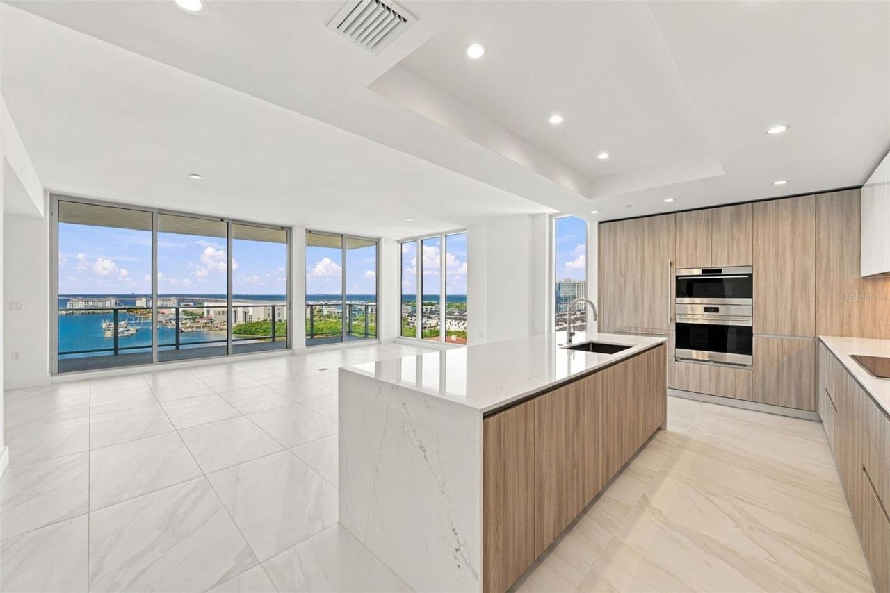 5713 Bowen Daniel Drive, Unit 1206, Tampa, FL 33616 Photo