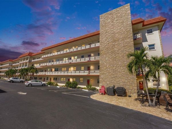 3114 59TH STREET S, Unit 401, GULFPORT, FL 33707