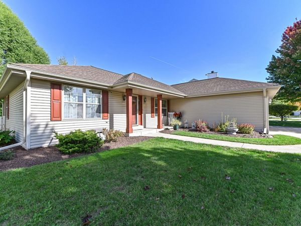 3632 Stillwater Cir, Waukesha, WI 53189