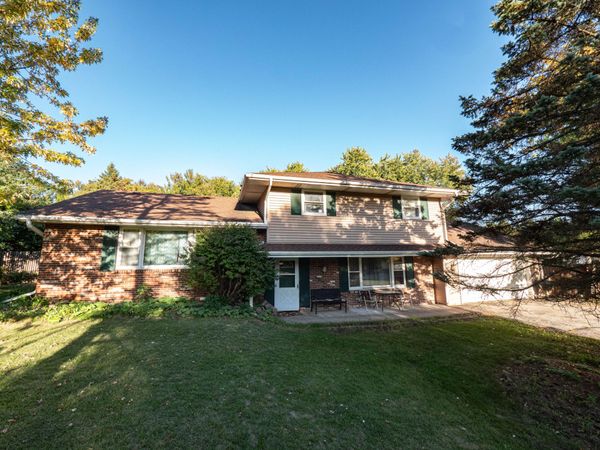 W247S3160 Prairie Ave, Waukesha, WI 53189