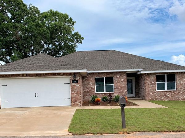 100 Castle Road, Mary Esther, FL 32569