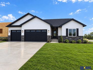 810 Dartford Lane, Lincoln, NE 68527