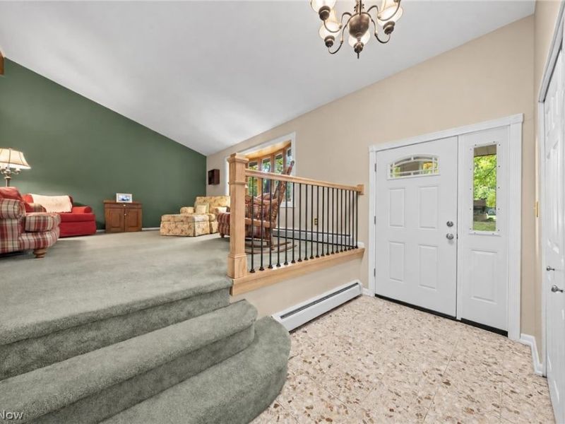 7820 Summerset Drive, Walton Hills, OH 44146 Photo 12