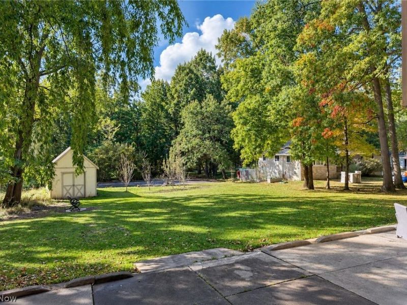 7820 Summerset Drive, Walton Hills, OH 44146 Photo 4