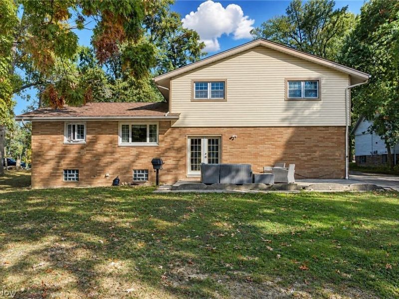7820 Summerset Drive, Walton Hills, OH 44146 Photo 6