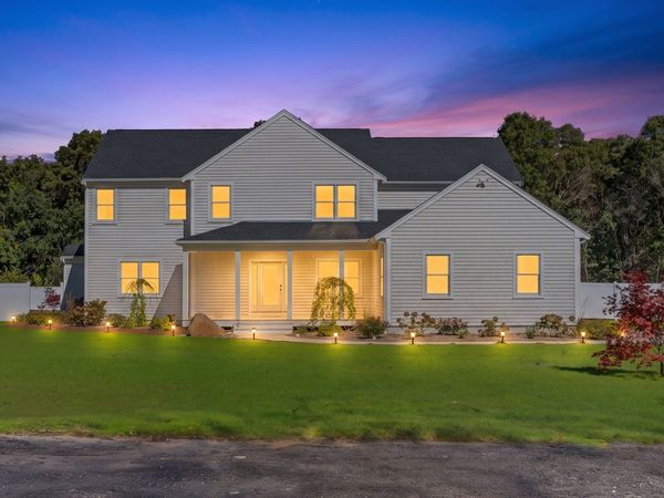 152 Central Ave, Falmouth, MA 02536