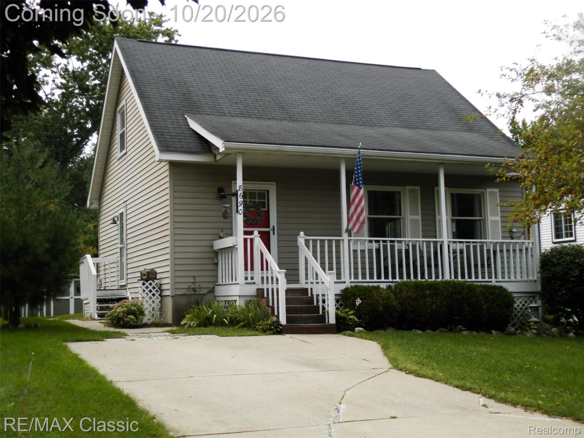 8690 Country Club Drive, Hamburg Township, Mi 48169 Main Photo