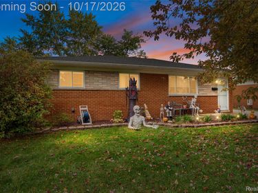 39120 Poinciana Drive, Sterling Heights, Mi 48313