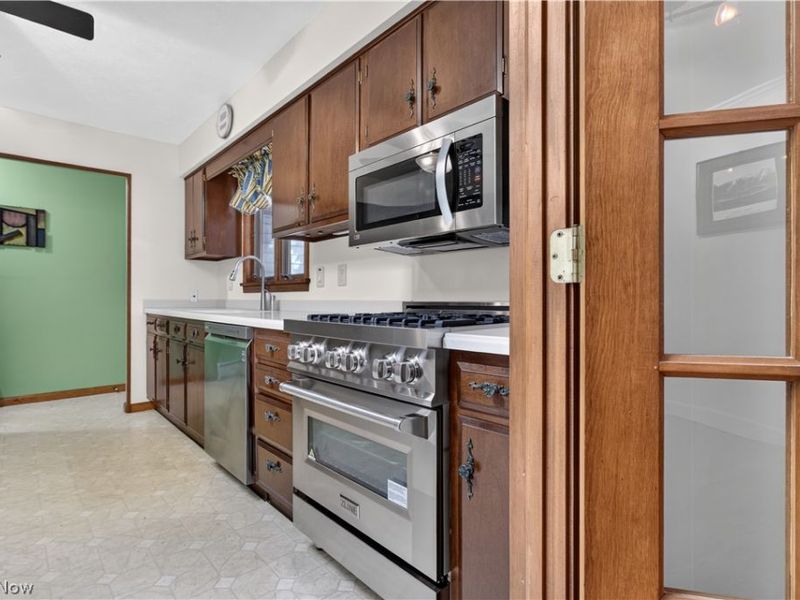 6655 Allandale Drive, Amherst, OH 44001 Photo 24