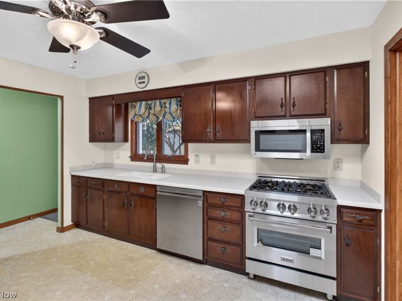 6655 Allandale Drive, Amherst, OH 44001 Photo 27
