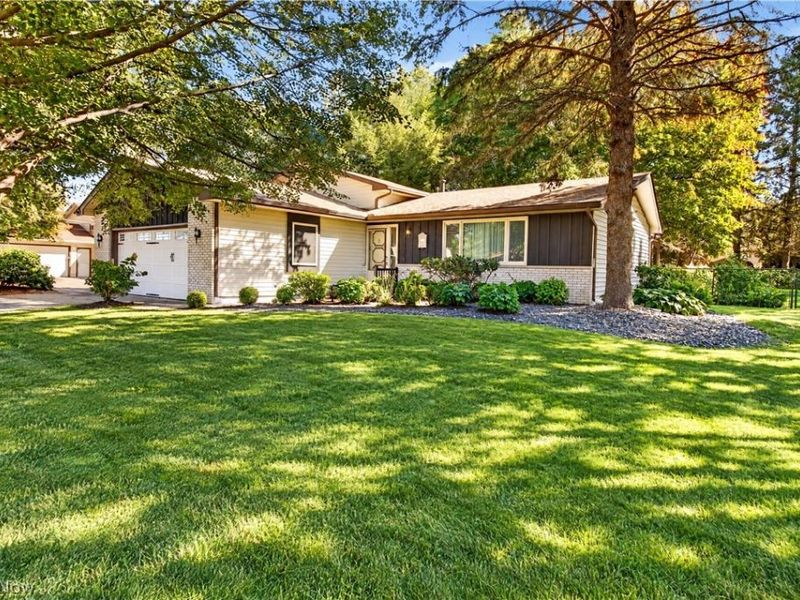 6655 Allandale Drive, Amherst, OH 44001 Photo 3