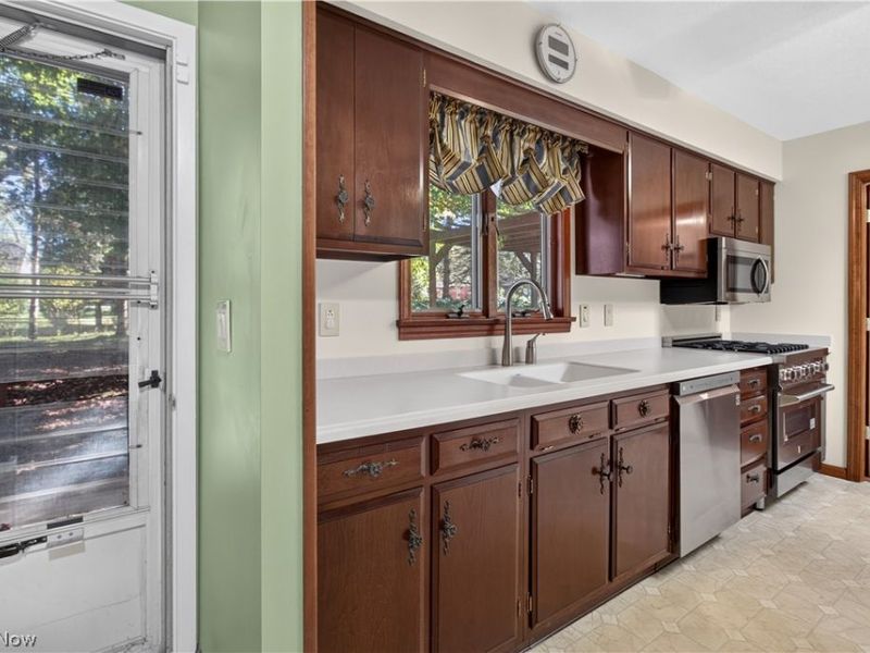 6655 Allandale Drive, Amherst, OH 44001 Photo 30