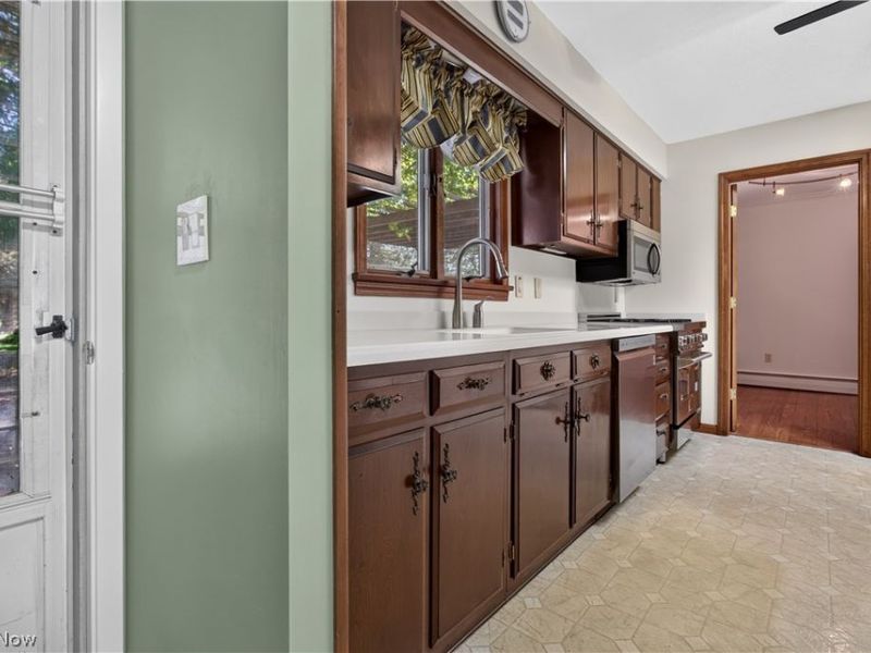 6655 Allandale Drive, Amherst, OH 44001 Photo 31