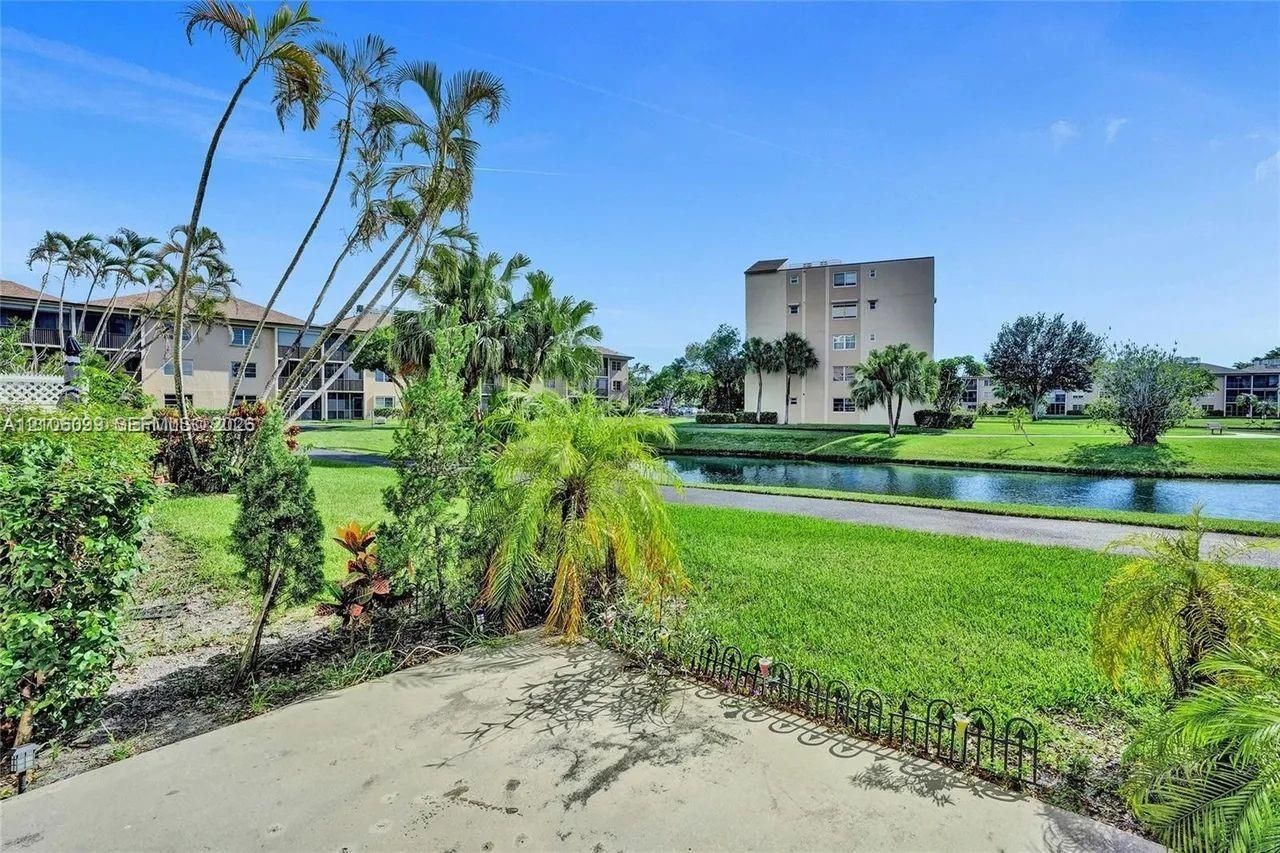 7840 NW 50th St , Unit 105, Lauderhill, FL 33351 Photo