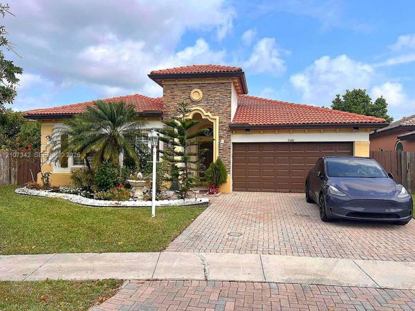 3581 NE 10th Dr , Homestead, FL 33033
