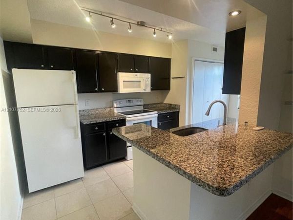 2831 N Oakland Forest Dr , Unit 211, Oakland Park, FL 33309