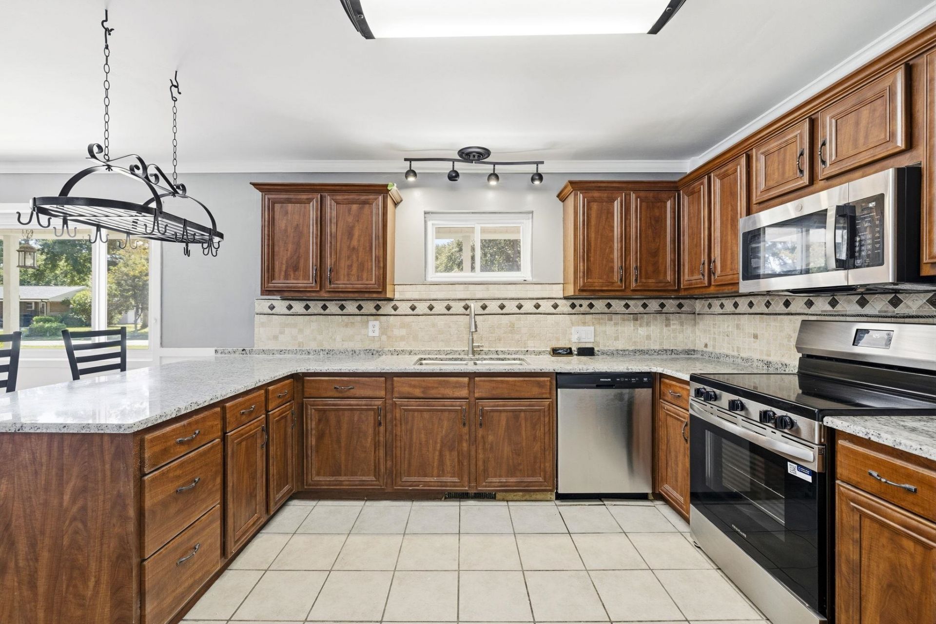 1850 Bay Tree Ln. Photo 16