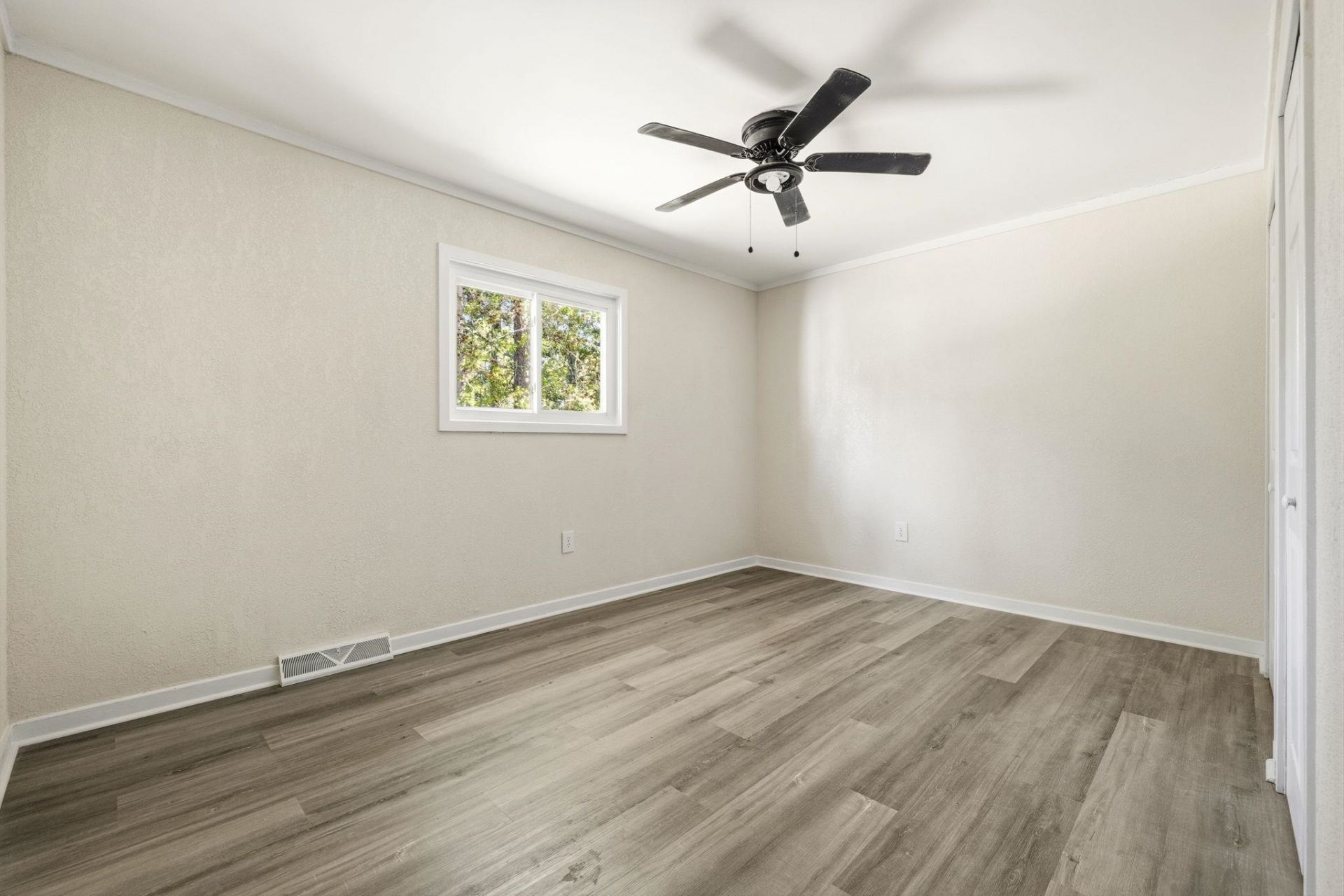 1850 Bay Tree Ln. Photo 31