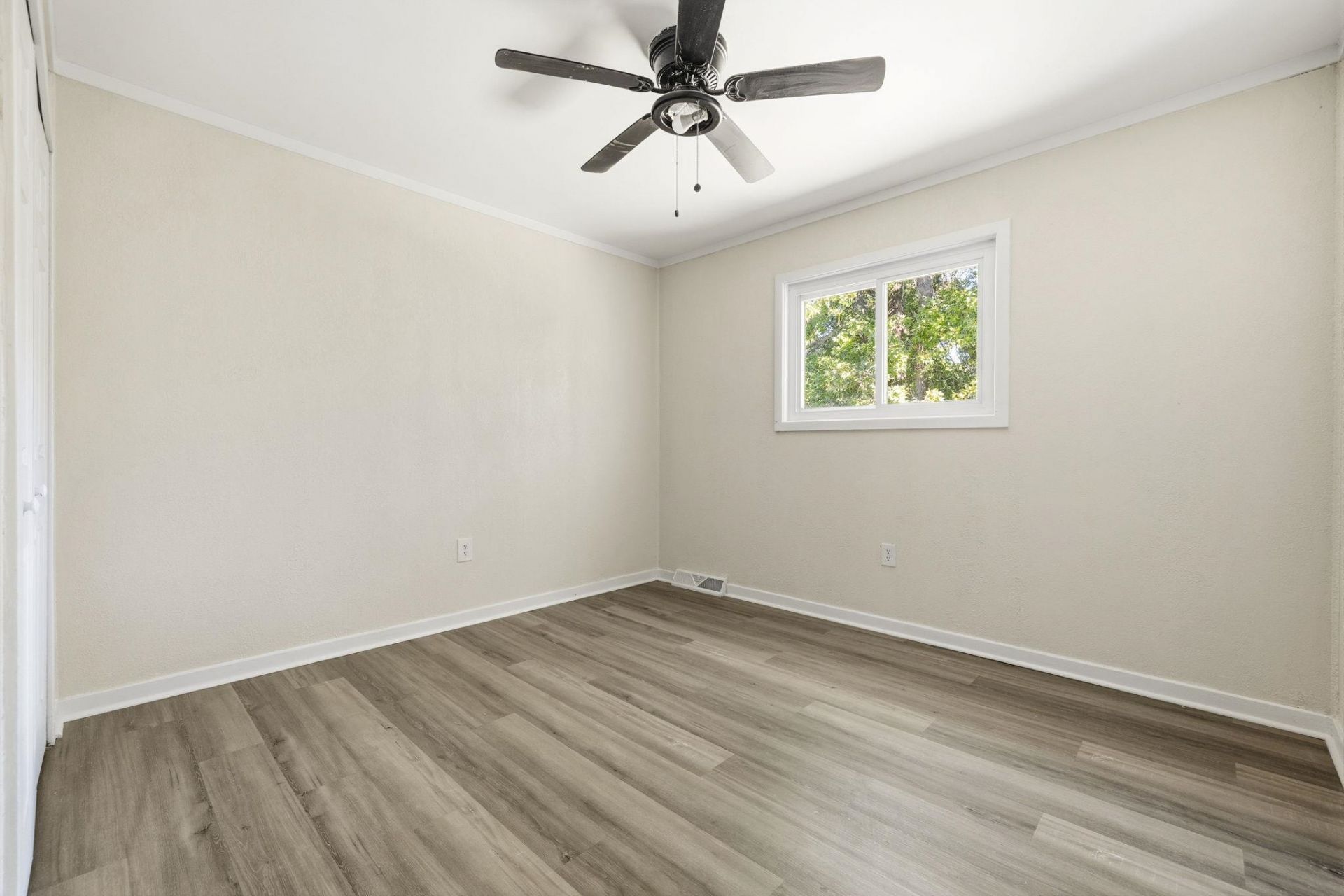 1850 Bay Tree Ln. Photo 33
