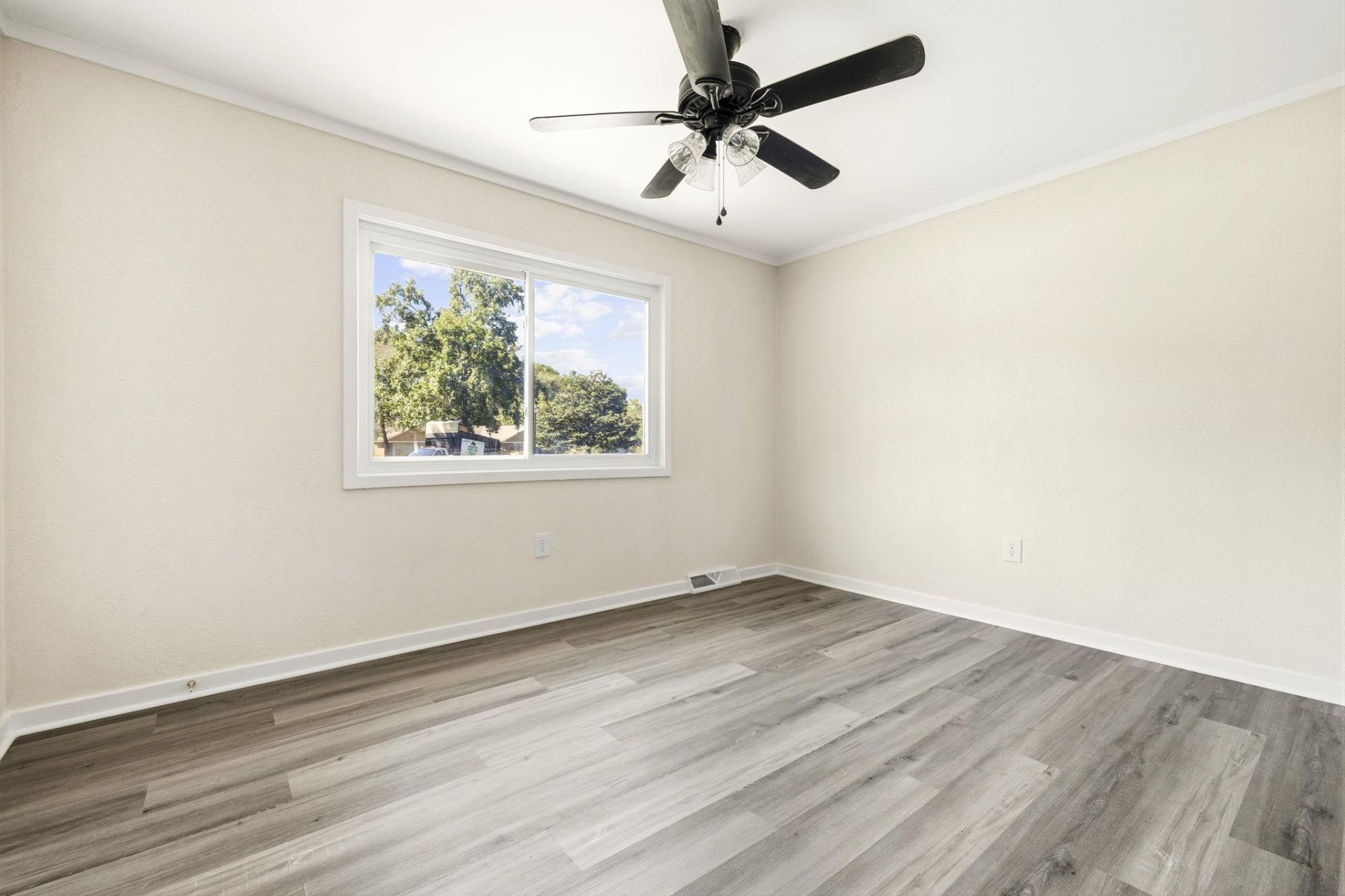 1850 Bay Tree Ln. Photo 35