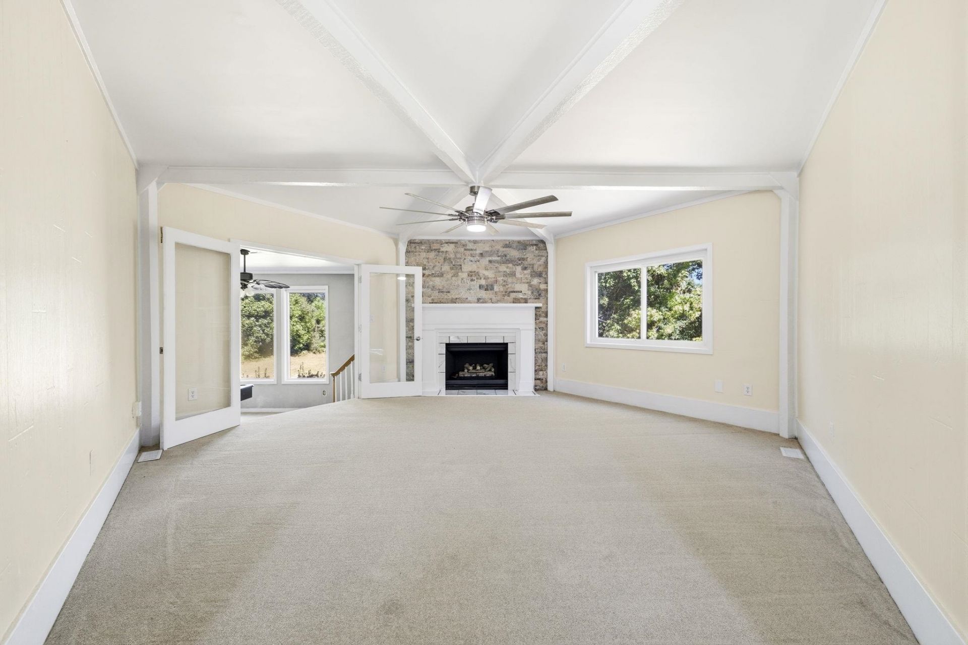 1850 Bay Tree Ln. Photo 7