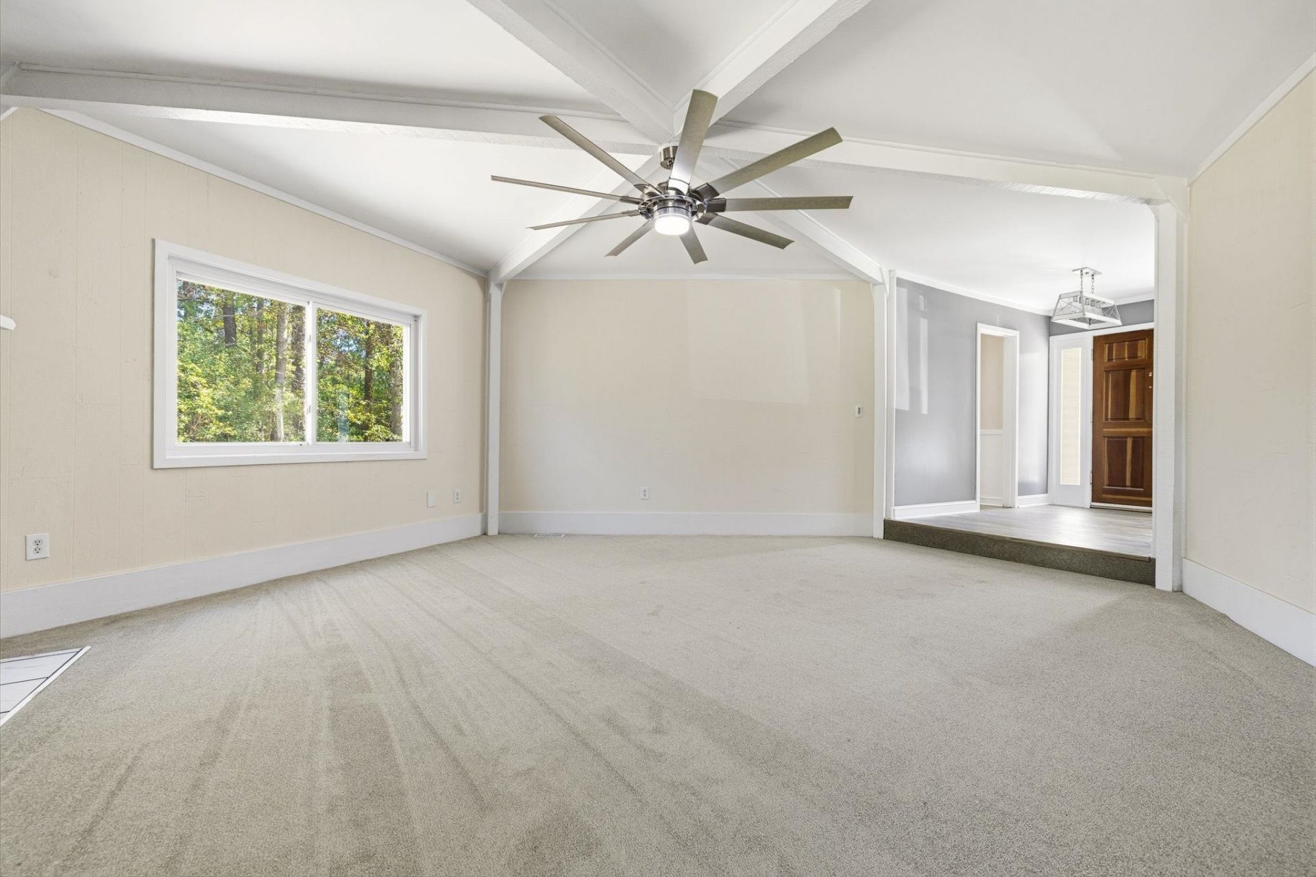 1850 Bay Tree Ln. Photo 9