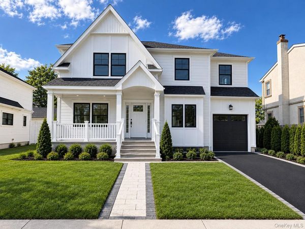 170 San Juan Avenue , Albertson, NY 11507