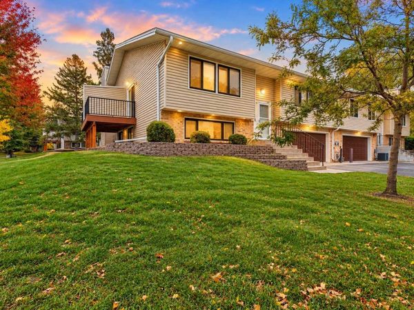 866 94th Avenue NE, Blaine, MN 55434