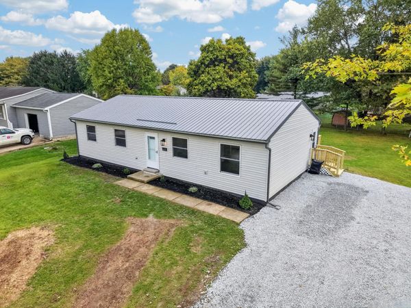 4416 White Road , Centerburg, OH 43011