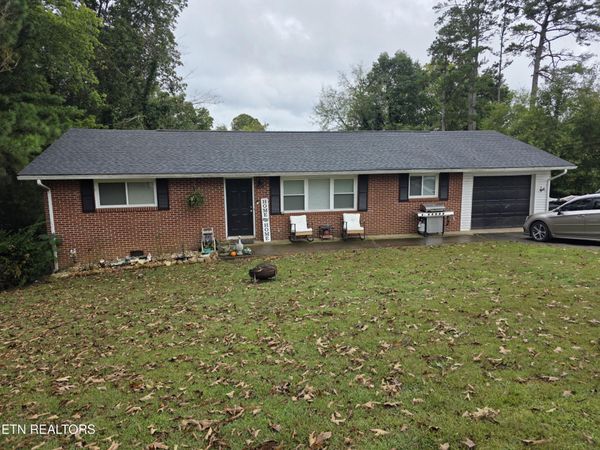 1313 Tellico Ave, Athens, TN 37303