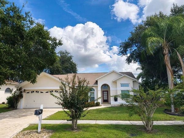 8701 MIDDLE CROSS PLACE , TAMPA, FL 33635