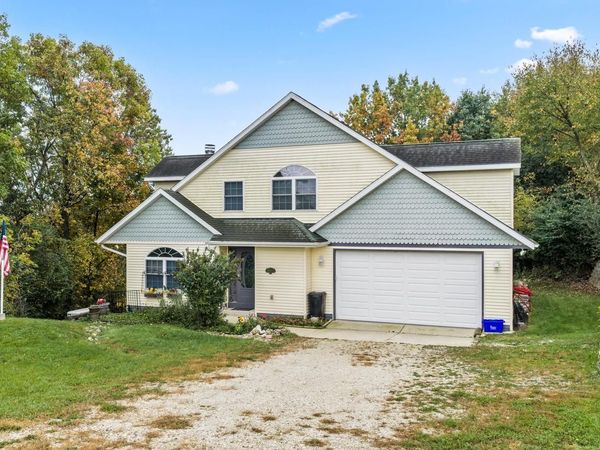 W1026 Ski Hill DRIVE, Burlington, WI 53105