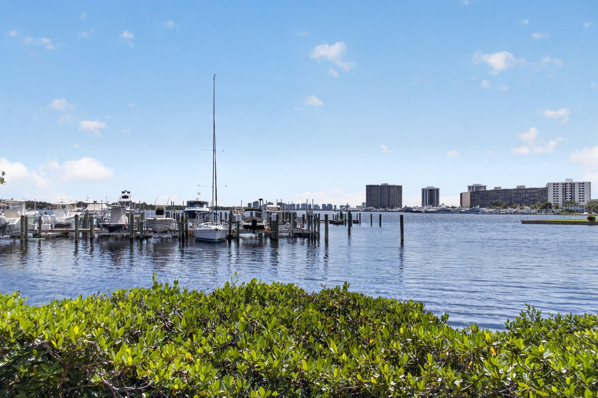 11370 Twelve Oaks Way, Unit 111, North Palm Beach, FL 33408 Photo