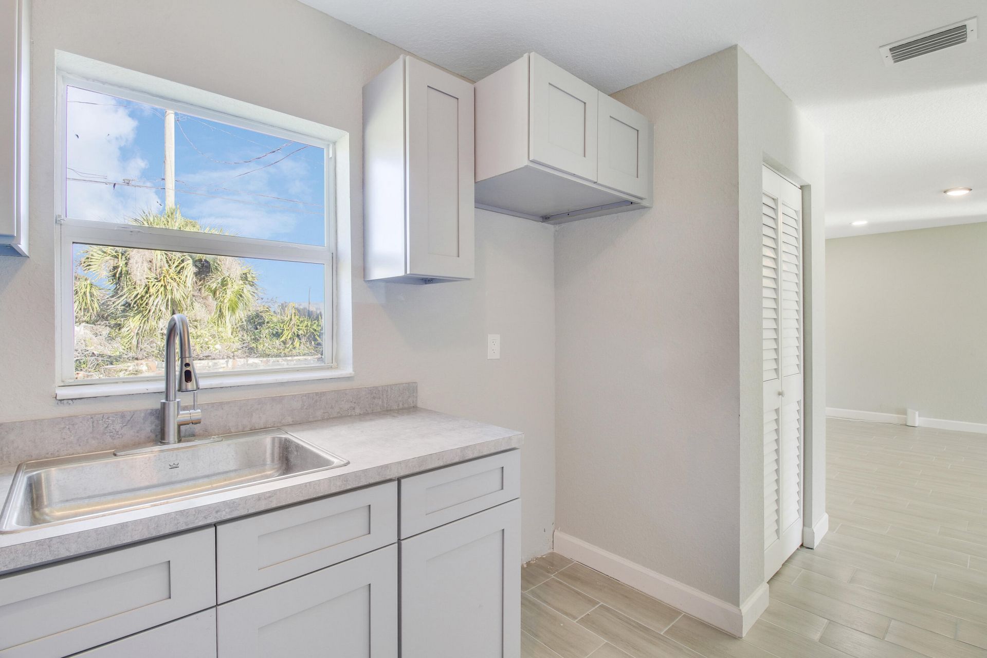 548 SW 5th Street, Unit B, Belle Glade, FL 33430 Photo