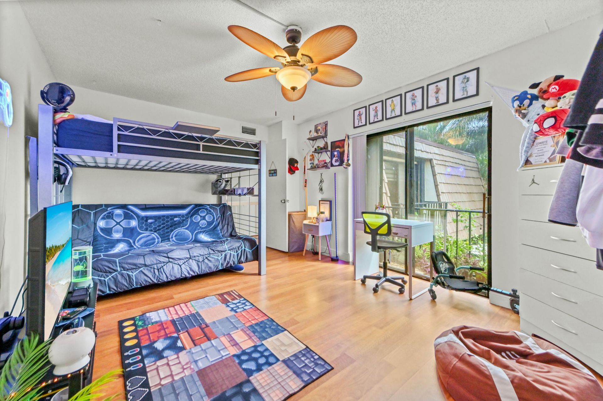 824 Springdale Circle, Palm Springs, FL 33461 Photo