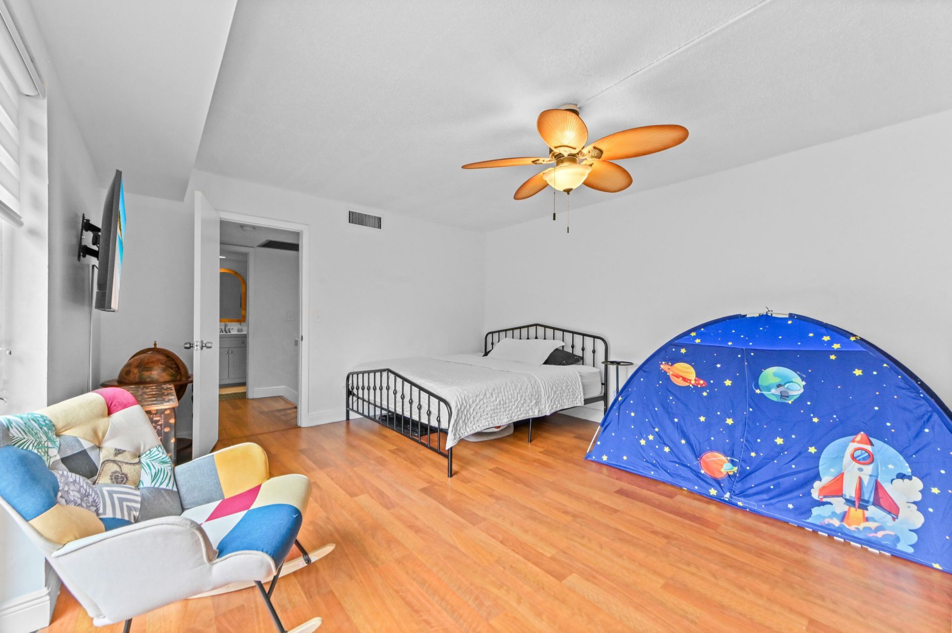 824 Springdale Circle, Palm Springs, FL 33461 Photo