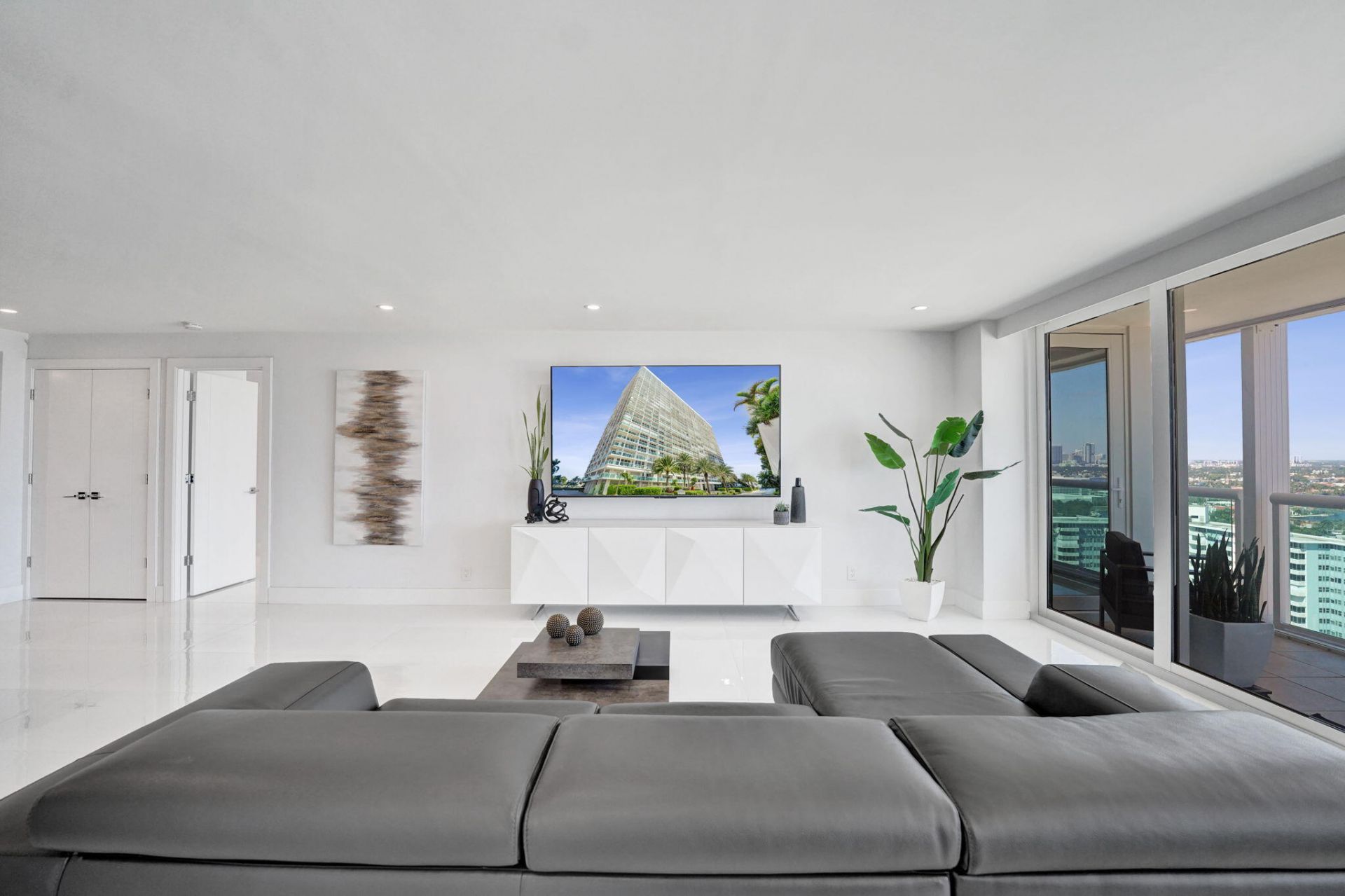 2100 S Ocean Lane, Unit 2409, Fort Lauderdale, FL 33316 Photo