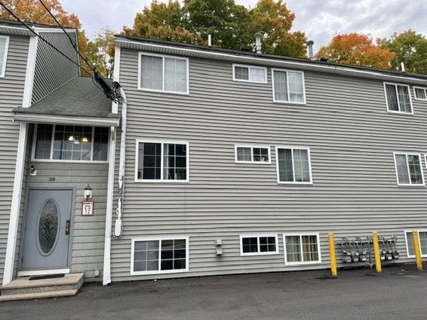 38 Walker St, Unit 10, Lowell, MA 01854