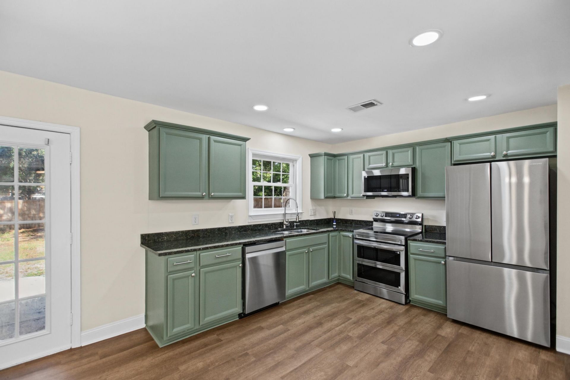 1654 Timothy Street Photo 13