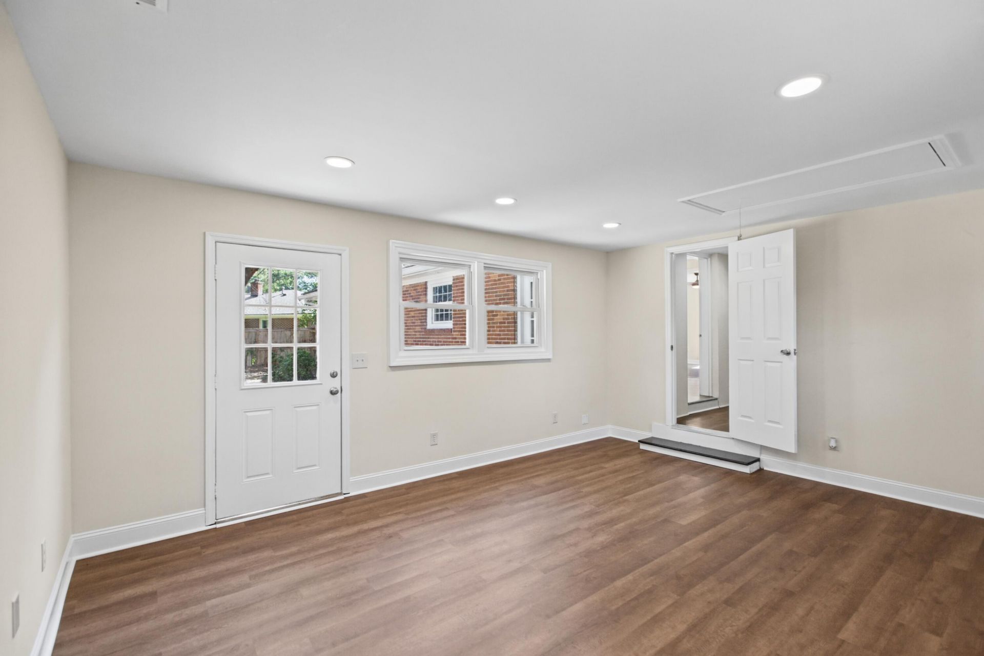 1654 Timothy Street Photo 14