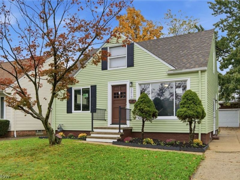 2619 Center Drive, Parma, OH 44134 Photo 2
