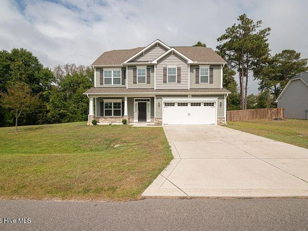 906 Needlerush Road , Sneads Ferry, NC 28460