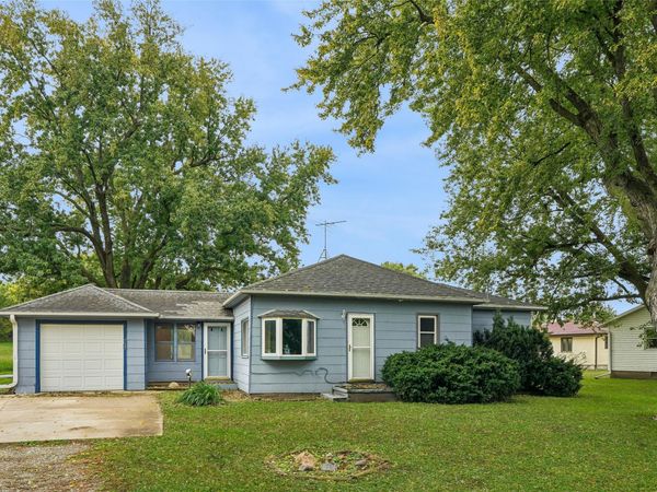 715 W High Street , Colfax, IA 50054