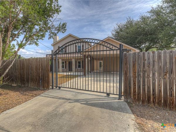 1452 Lakeview Drive , Canyon Lake, TX 78133
