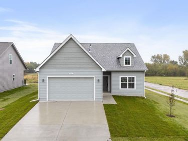 922 Arlene Circle, Papillion, NE 68046