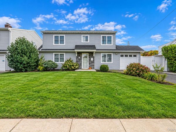 354 Seaford Avenue , Massapequa, NY 11758