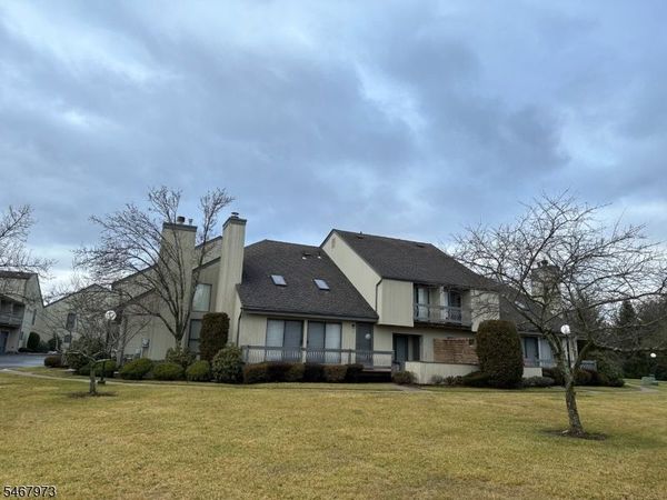 15 Brook St, Franklin, NJ 08873